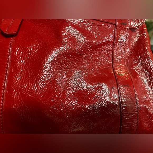 Fendi preloved red patent leather lg bag - Picture 5 of 9